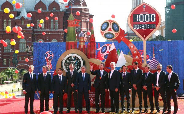 В Волгограде бизнесмена заставили снять символику FIFA с его павильона