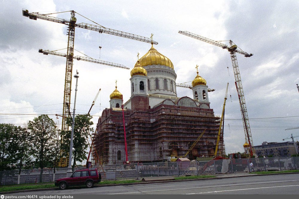 Три компании готовы отремонтировать храм Христа Спасителя в Москве