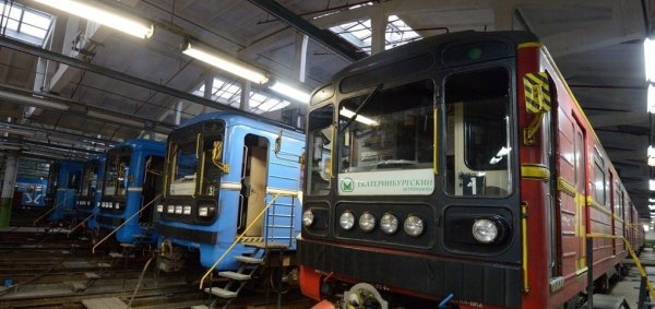 Власти Екатеринбурга отремонтируют четыре вагона метро за более чем 100 млн