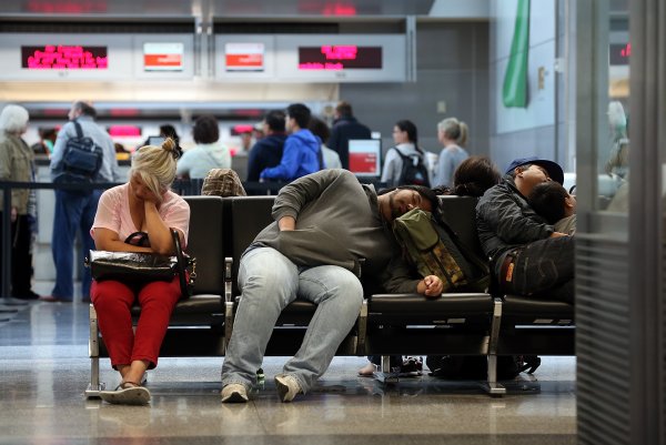 Авиакомпании задолжали россиянам 300 млн рублей за отмененные рейсы