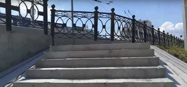 В Йошкар-Оле нашли лестницу на Набережной, которая упирается в забор