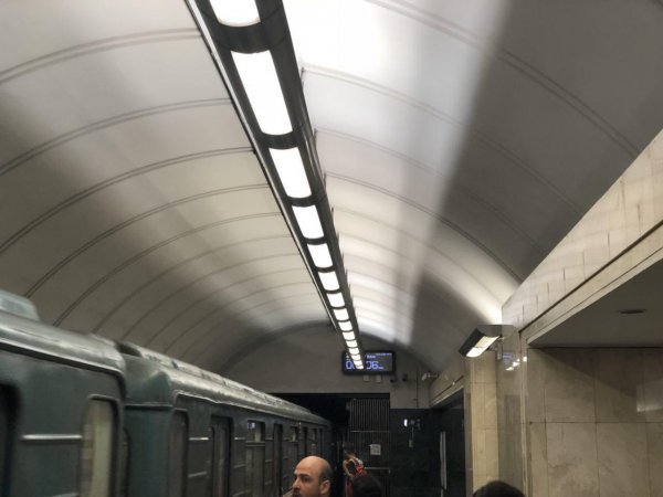 В московском метро установили табло, неудобное для пассажиров