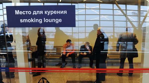 Аэропорт «Шереметьево» осенью установит кабинки для курения
