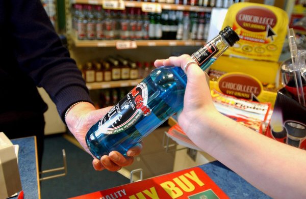 Белорусские чиновники в некоторых районах вводят ограничения на алкоголь