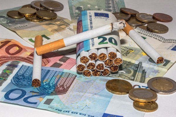 Эксперты: Пачка сигарет к 2020 году может стоить 26 долларов