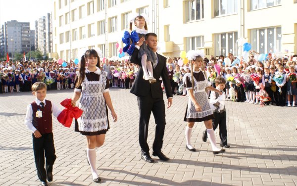Исаак Калина: старт учебных занятий в школах Москвы намечен на 3 сентября
