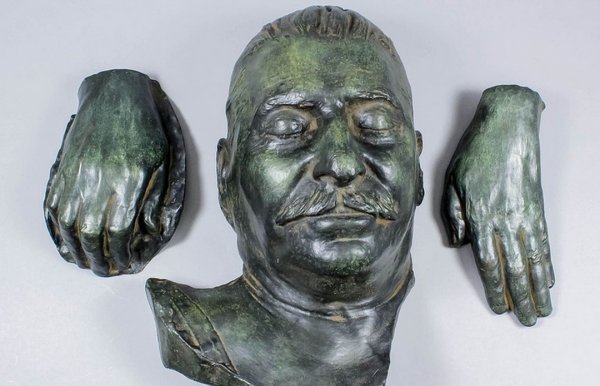 Посмертную маску Сталина продали на аукционе в Великобритании