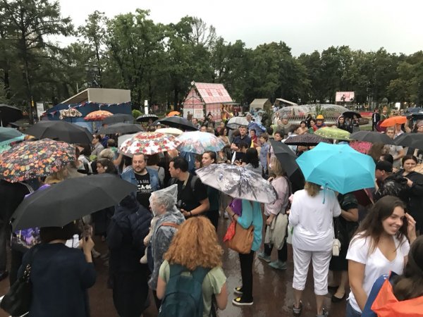 Полиция испугалась дождя и не пришла на «Марш матерей»