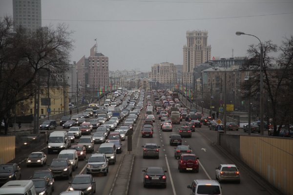 В Москве два дня кряду фиксируют девятибалльные пробки