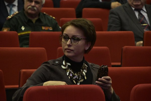 Экс-министр из Саратова, готовая прожить на 3.5 тысячи, получала пособие из облбюджета