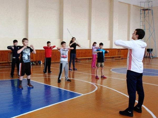 Исаак Калина предложил заменить школьные уроки физкультуры спортивными секциями